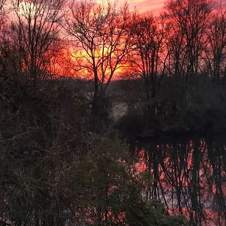 La Grotte Du Pelerin - Semi-troglodyte *