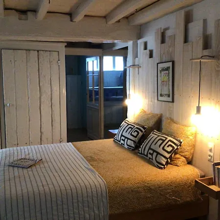 La Grotte Du Pelerin - Semi-troglodyte * Saintes