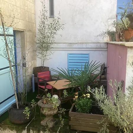 La Grotte Du Pelerin - Semi-troglodyte Apartman *