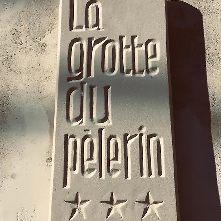 La Grotte Du Pelerin - Semi-troglodyte * Saintes