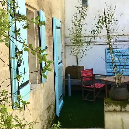 La Grotte Du Pelerin - Semi-troglodyte * Saintes