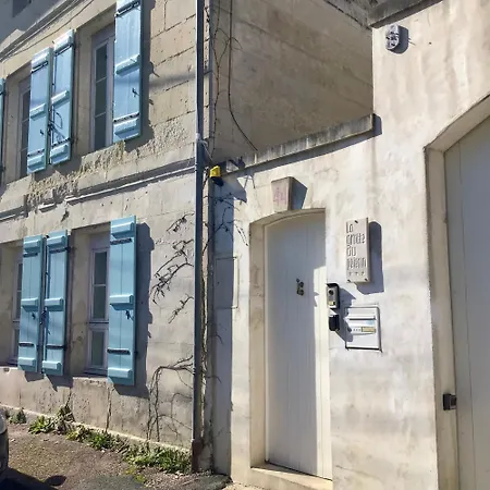 La Grotte Du Pèlerin - Semi-troglodyte